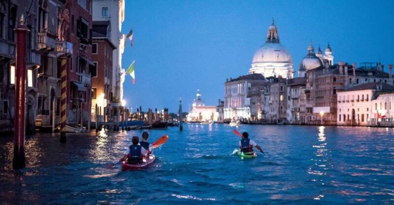 2hr-night-kayak-tour-in-venice-premium-tour-with-sunset