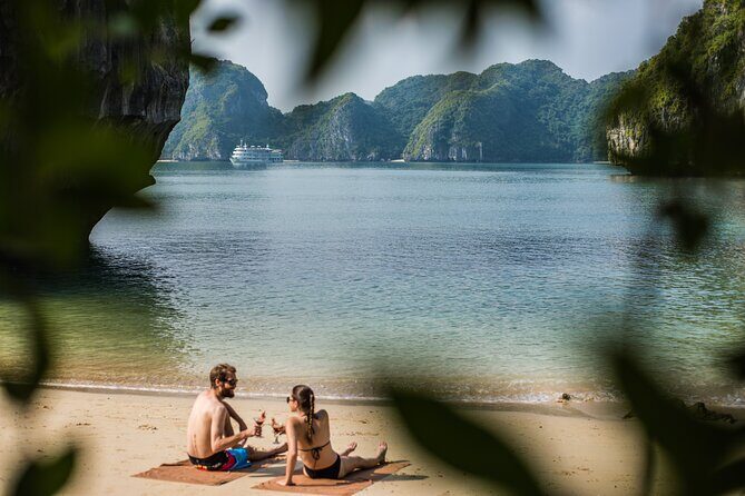 2N1D Explorer Halong Bay Trinh Nu - Me Cung with Private Cruise - Key Points