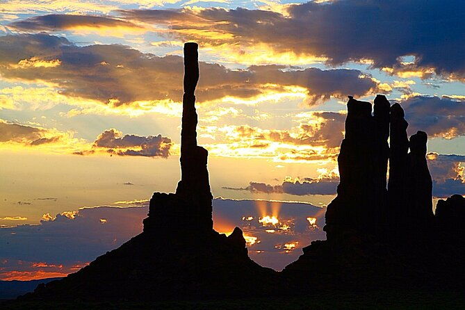 3-0-hours-of-monument-valleys-sunrise-or-sunset-4x4-tour