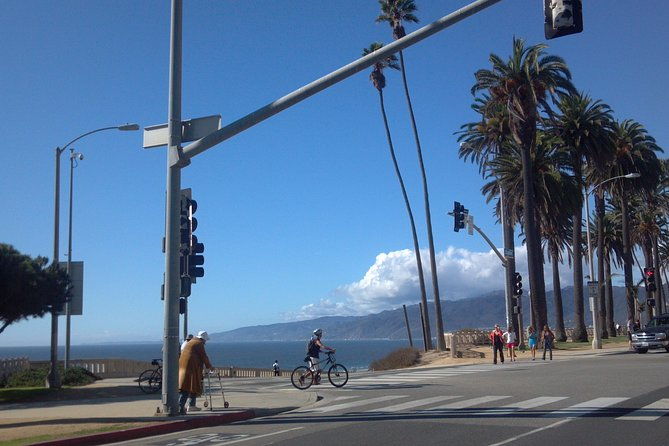 3-5-hour-coastal-tour-of-santa-monica-venice-beach-and-malibu