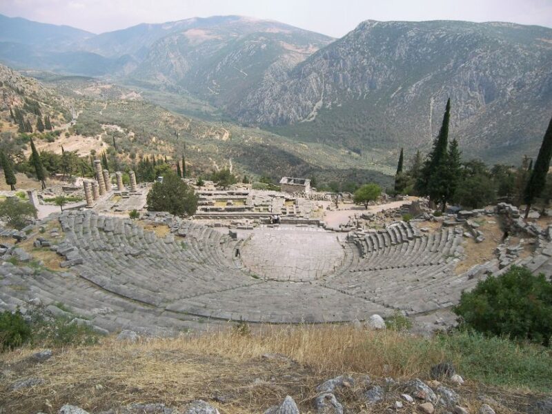 3-day classical Spanish guided tour in Peloponesse & Delphi - Wrapping It Up: Who Will Love This Tour?