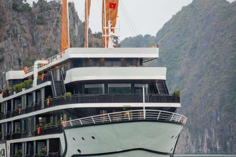 3-day-hanoi-city-tour-lan-ha-bay-5-star-cruise-balcony
