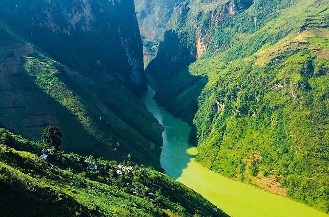 3 Day Hanoi to Ha Giang Shared City Tour with Bus - Who Is This Tour Best For?