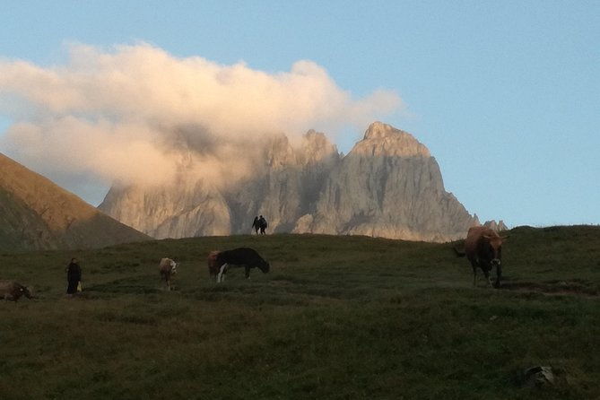 3-day-hiking-group-tour-in-kazbegi-3