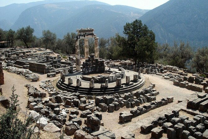 3-day-private-tour-in-olympia-delphi-monasteries-of-meteora-2