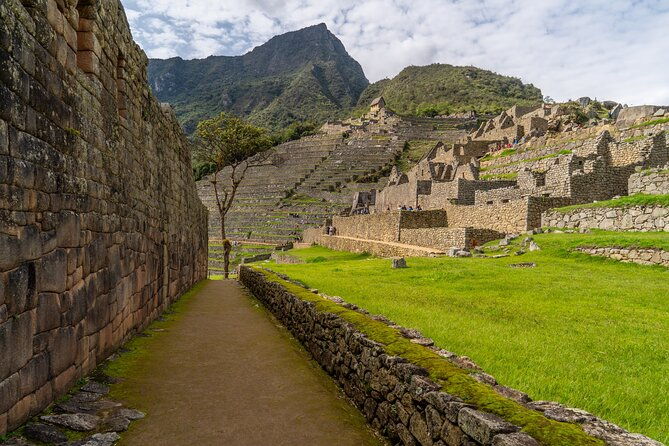 3-day-tour-to-machu-picchu-mountain-rainbow-mountain-and-humantay-lagoon