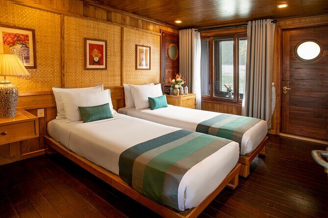 3 Days Explore Bai Tu Long Bay with Private Cruise - Key Points