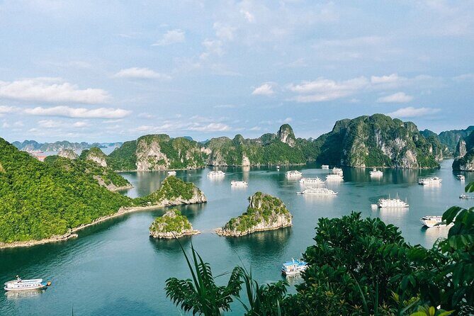 3 Days Hanoi, Ninh Binh and HaLong Bay 5 Star Cruise - A Practical Look at the 3 Days Hanoi, Ninh Binh, and HaLong Bay 5-Star Cruise Tour
