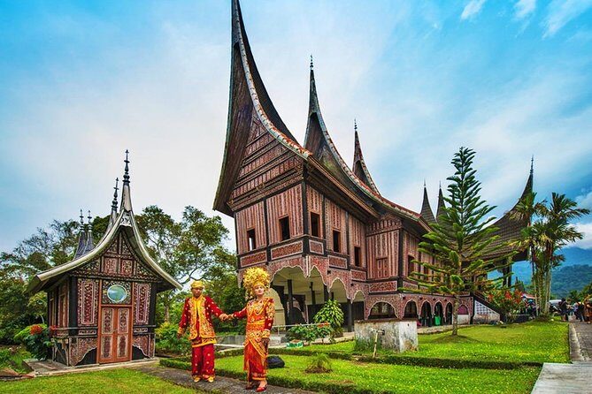 3 Days Private Padang Tour: Minangkabau Cultural Center, Village & City Tour - Exploring the 3 Days Private Padang Tour: Minangkabau Cultural Center, Village & City Tour
