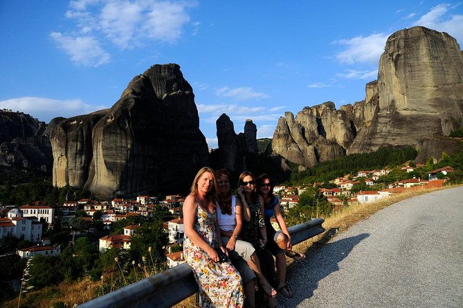 3-days-private-tour-meteora-rocks-monasteries-delphi-apollo-oracle-thebes