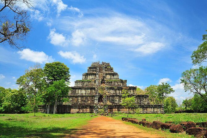 3 Days Tour(Small Circuit+Grand Circuit & Banteay Srei+Beng Mealea & Koh Ker) - Day 1: The Majesty of Angkor Wat