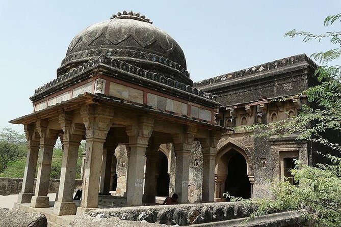3-Hour Mehrauli Archaeological Park Ruins Walking Tour Delhi - An In-Depth Look at the Mehrauli Archaeological Park Ruins Tour