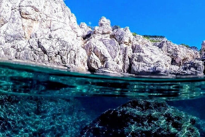 3-hour-private-boat-tour-of-the-island-of-capri-2
