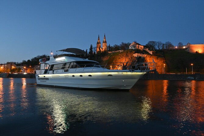 3-hour-private-cruise-in-prague-for-10-people