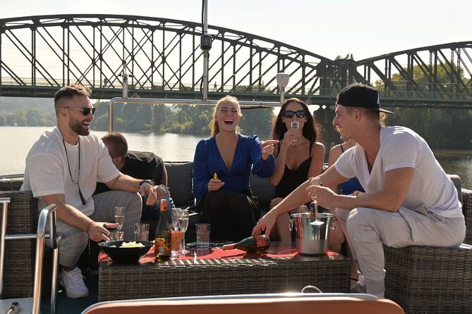 3-hour-private-cruise-in-prague-for-10-people