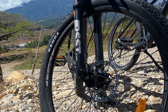 3-hour-private-tour-to-la-estrella-lake-from-boquete-on-e-bike