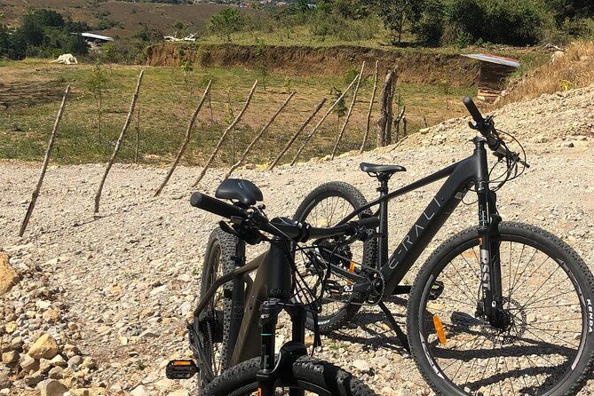 3-hour-private-tour-to-la-estrella-lake-from-boquete-on-e-bike