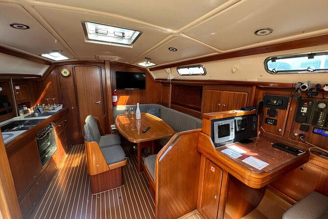 3-hour-sailing-tour-in-lagos-and-luz
