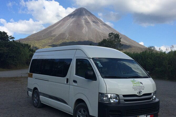 3-hour-shuttle-service-from-san-jose-airport-to-la-fortuna