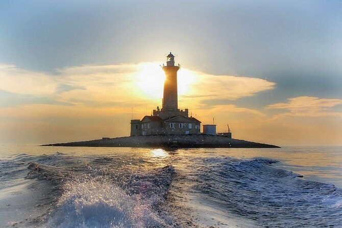 3-hour-sunset-dolphin-spotting-and-dinner-in-medulin-archipelago