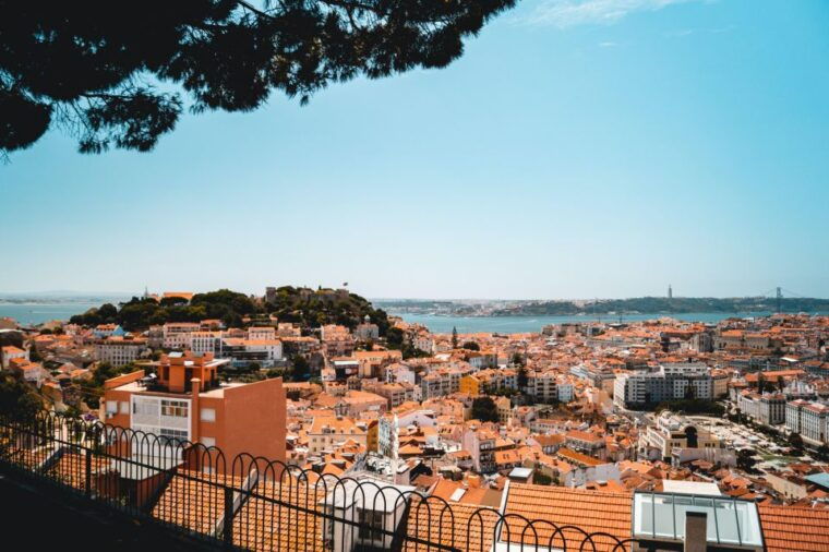 3-hour-tour-in-lisbon-7-hills-private-tuk-tuk-2