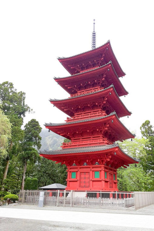 3-hour-walking-tour-of-kuonji-temple-with-minobu-ropeway