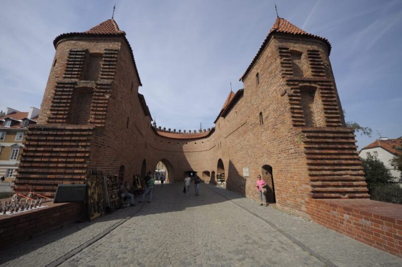 3 hour: Warsaw Old Town with Royal Castle /inc. Pick-up/ - The Sum Up