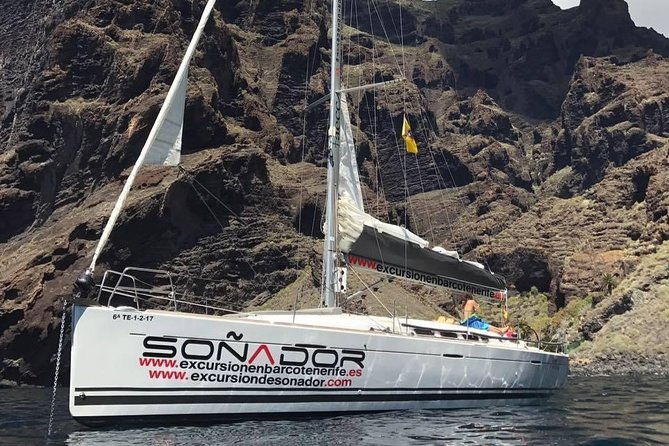 3-hours-all-inclusive-whale-and-dolphin-whatching-yacht-trip