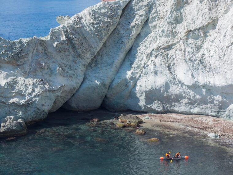 3-hours-guided-tours-in-transparent-kayaks