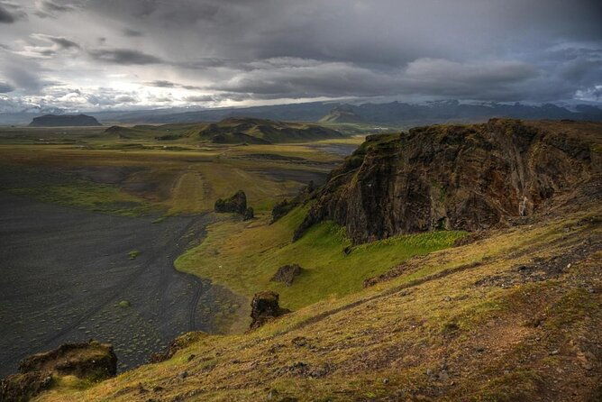 3-hours-katla-ice-cave-tour-meet-in-vik