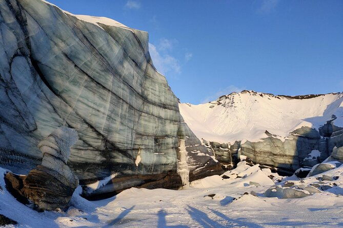3-hours-katla-ice-cave-tour-meet-in-vik