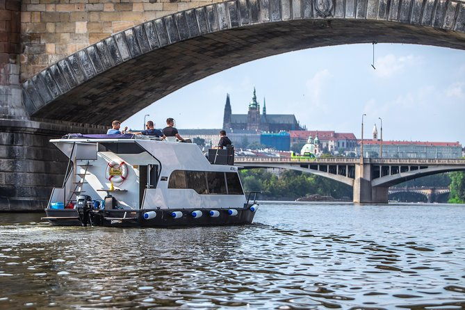 3-hours-prague-private-boat-cruise-beer-or-prosecco-unlimited-3