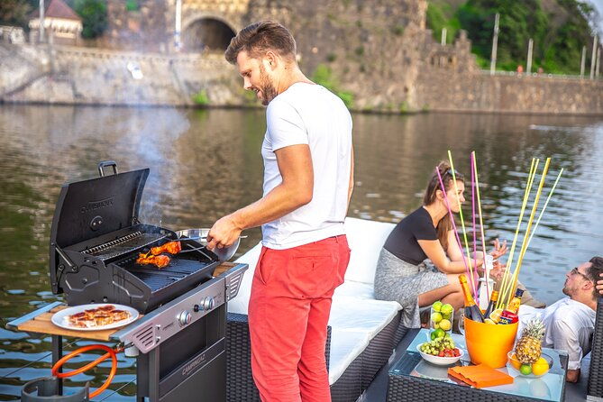 3-hours-prague-private-boat-cruise-beer-or-prosecco-unlimited-3