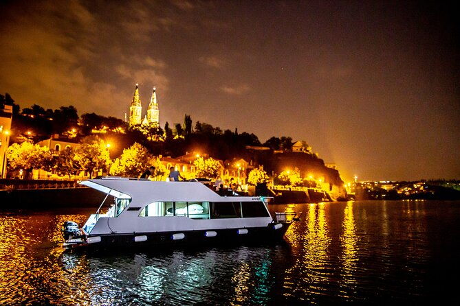 3-hours-prague-private-boat-cruise-beer-or-prosecco-unlimited-3