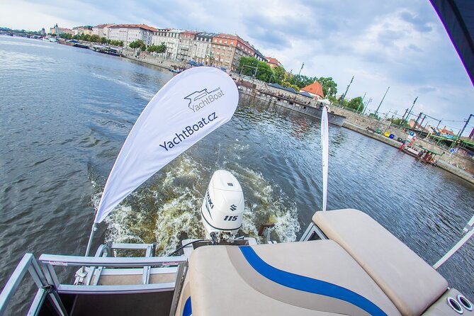 3-hours-prague-private-boat-cruise-beer-or-prosecco-unlimited-4