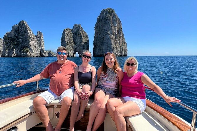 3-hours-private-capri-boat-tour-with-pasta-and-prosecco