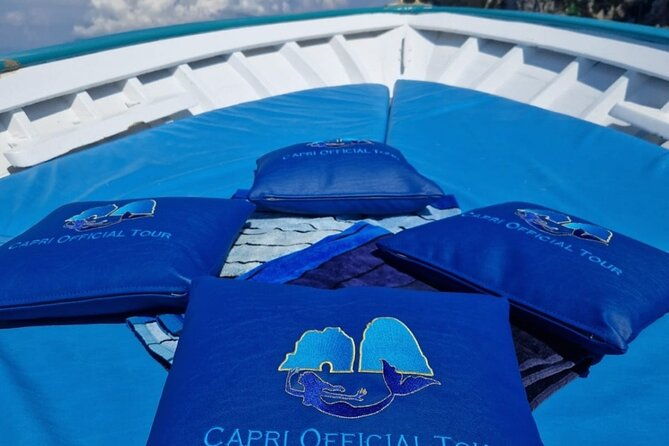 3-hours-private-capri-boat-tour-with-pasta-and-prosecco