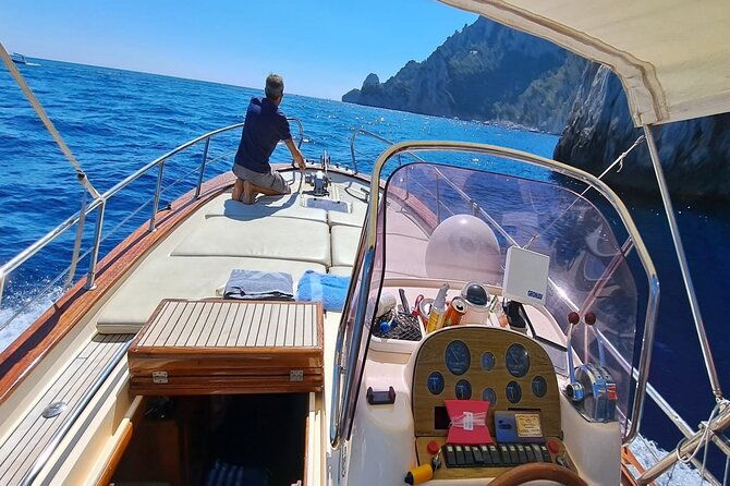 3-hours-private-capri-by-boat-for-couples