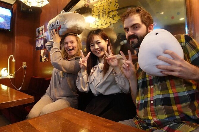3-hours-private-food-and-walking-tour-to-snack-bar-in-nakasu