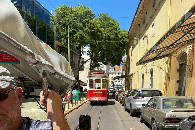 3-hours-private-lisbon-food-tuk-tour