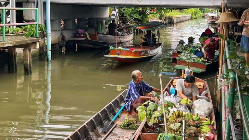 3-hrs-private-boat-tour-bangkok-floating-market-by-flat-boat
