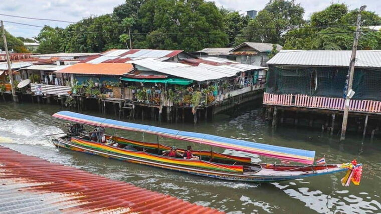 3-hrs-private-boat-tour-bangkok-floating-market-by-flat-boat