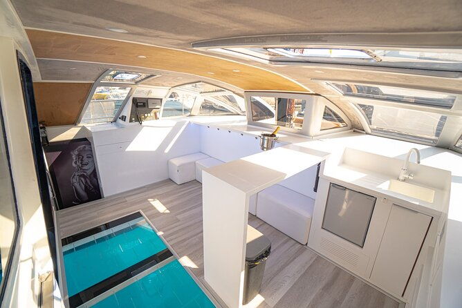 3-hrs-whale-watching-and-relaxing-chill-out-catamaran-with-glass-floor
