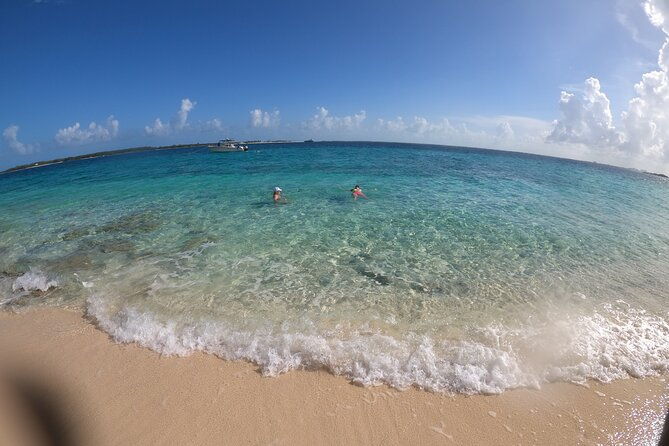 3-islands-boat-adventure-swimming-pigs-snorkeling-and-turtles