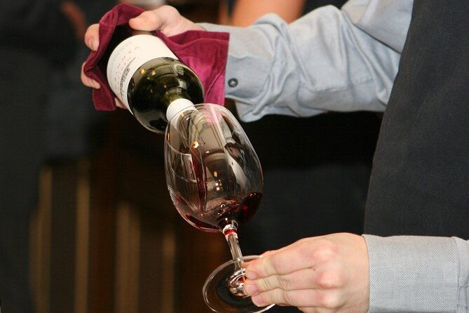 3-loire-castles-live-guided-small-group-trip-by-minivan-winery