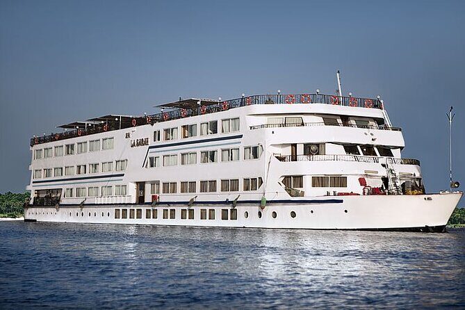 3-Night Private Nile cruise from Aswan with Hot air balloon - Day 2: Temple of Kom Ombo and Edfu