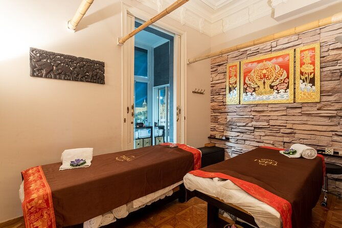 30-min-couple-massage-and-30-min-floral-bath-at-thai-spa-massage-2