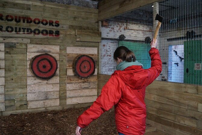 30-minute-axe-throwing-experience-in-llangollen