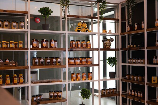30-minute-guided-honey-tasting-activity-in-melini
