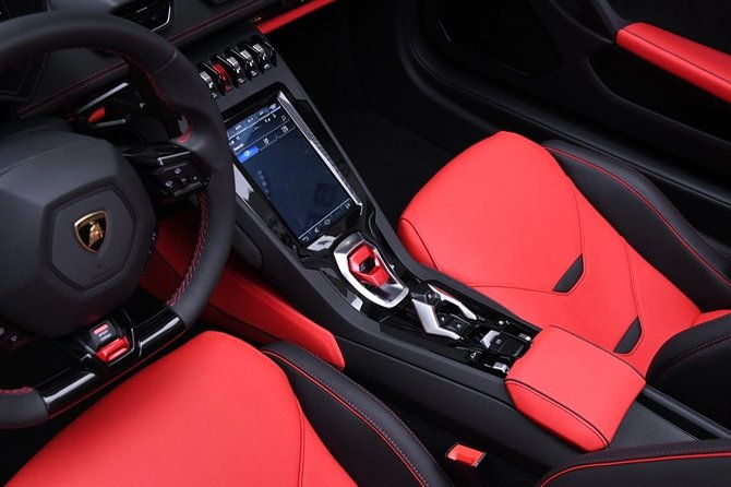 30-minute-lamborghini-huracan-spyder-driving-tour-in-hollywood